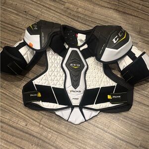 CCM Tacks Pro Hockey Shoulder Pads Senior Large Pro Stock
